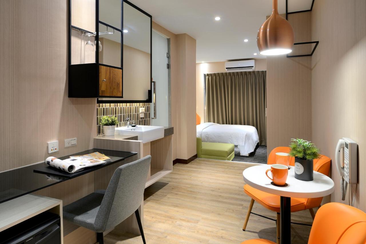 Via Hotel Taipei Station Экстерьер фото